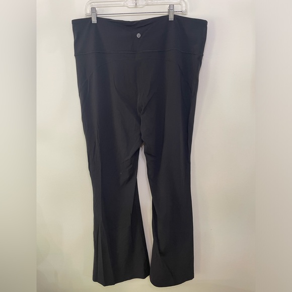 NWOT lululemon athletica Groove Super High Rise Flared Pant - Picture 5 of 9